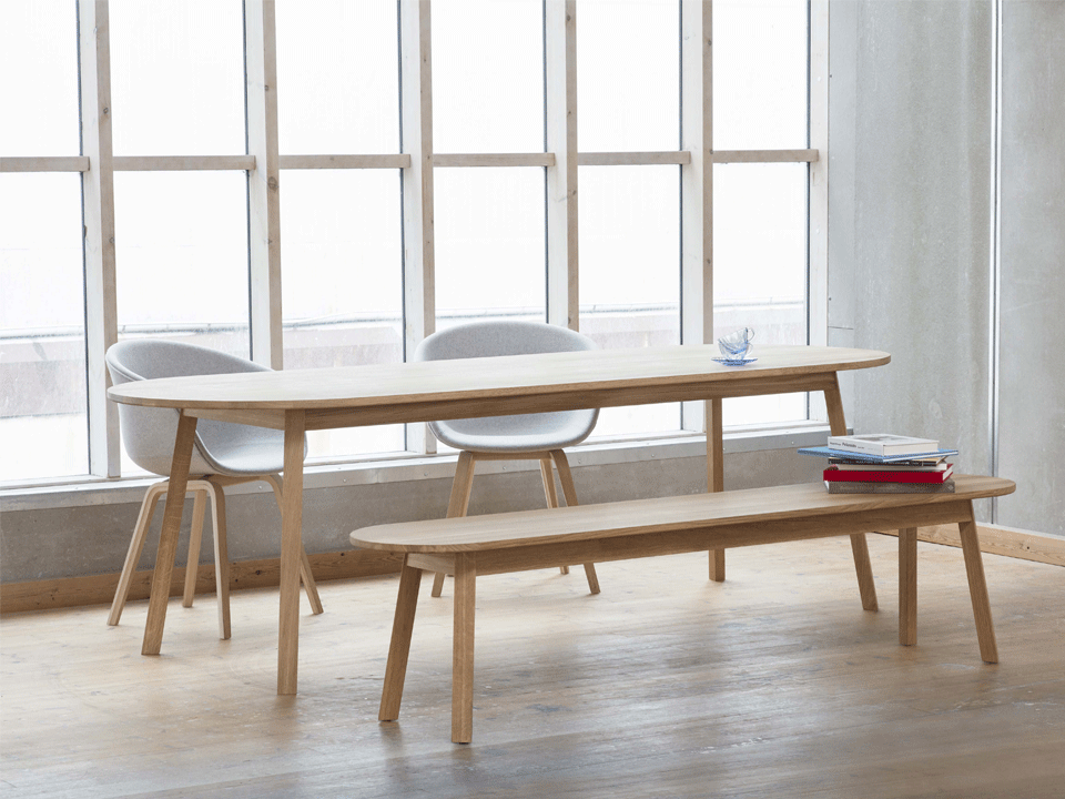 Triangle store leg bench