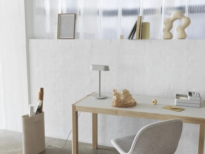 Muuto Linear Tabe Lamp Light in either Black or Grey