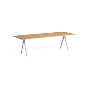 Hay Pyramid Table 02