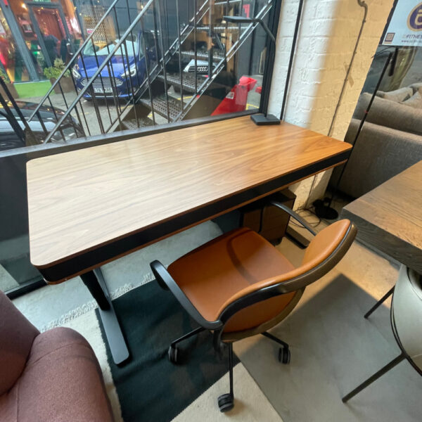 Moll T8 Exclusive Height-adjustable Desk