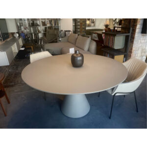 Desalto Clay dining table